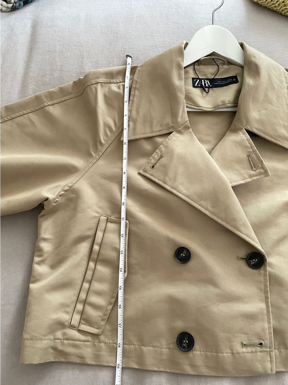 ZARA Cropped Trench Coat in Beige - Picture 15 of 16